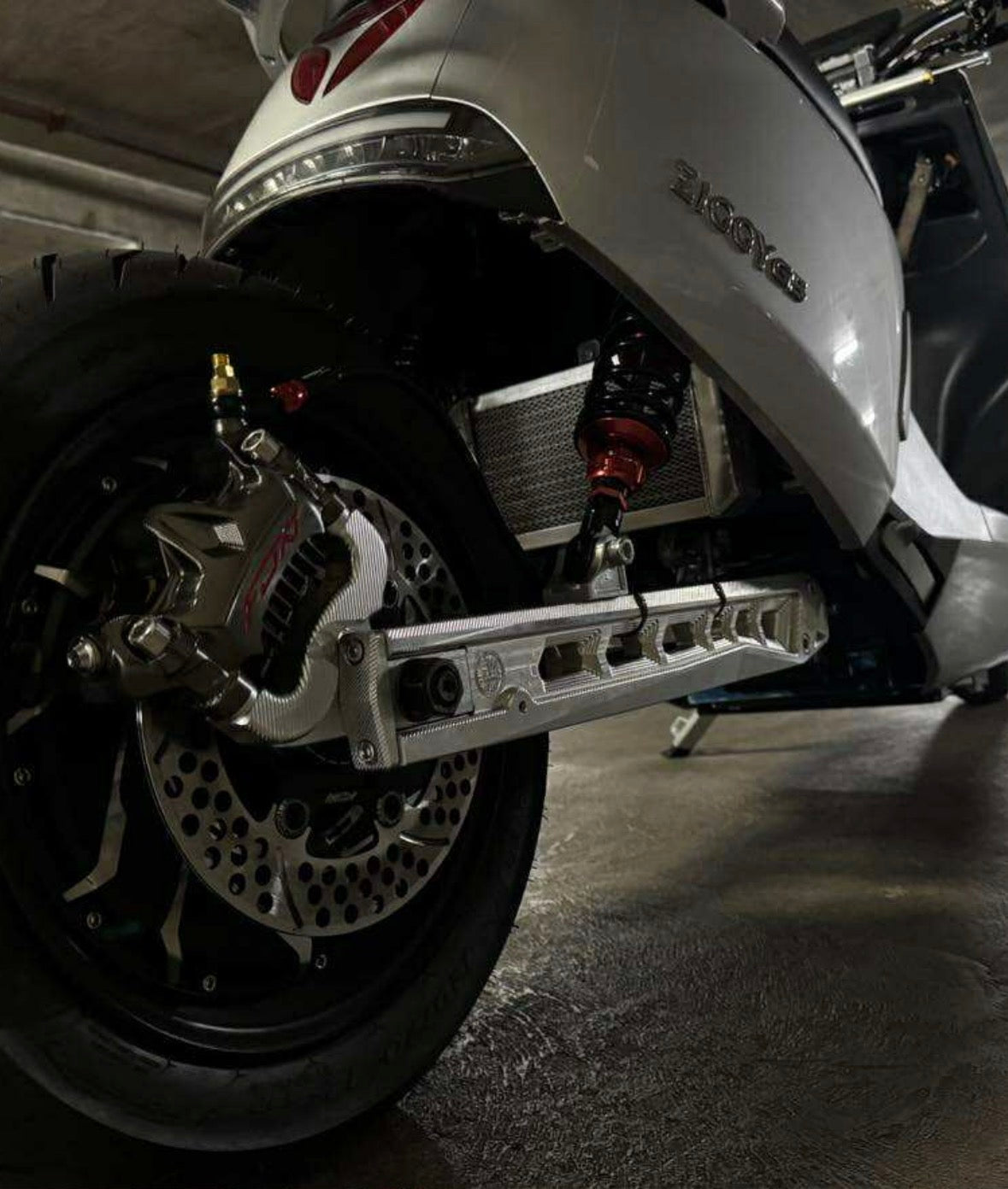 Limited Edition: Moped Extended Swing Arm (QS Hub)