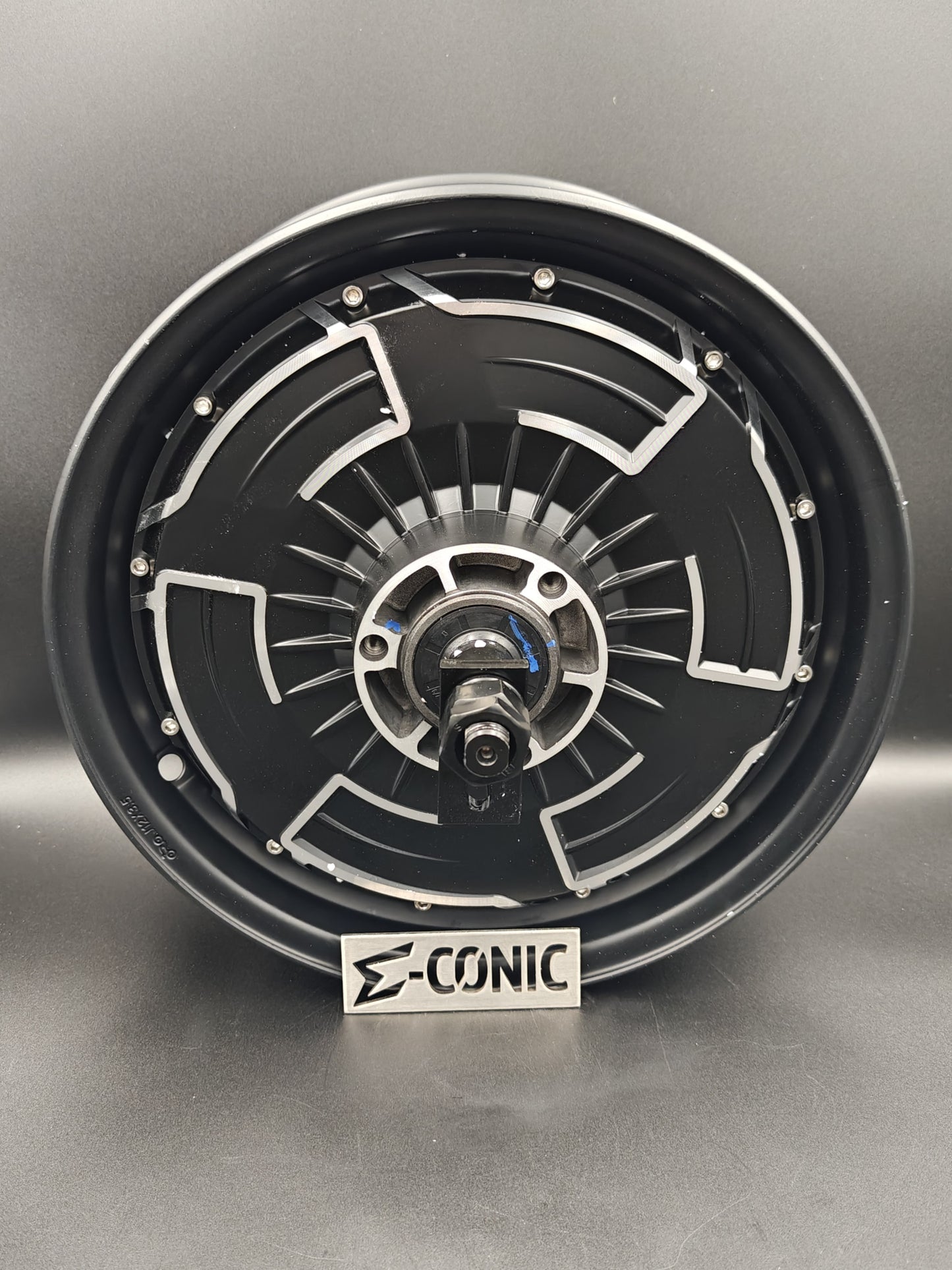 Motor de buje QS de 12", 3000 W, V4, con neumáticos CST 130/70/12 CM806