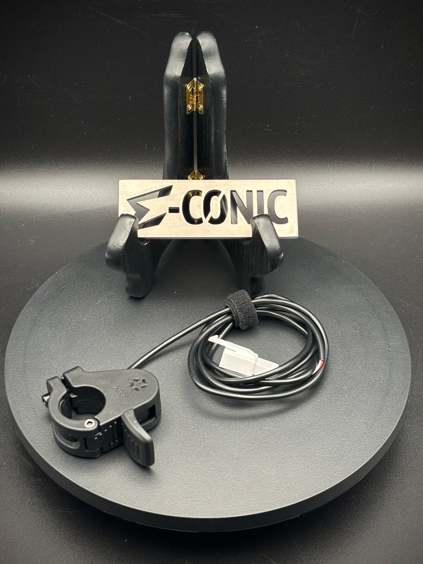 Elementos esenciales del controlador: Acelerador de pulgar precableado (FD) 300x