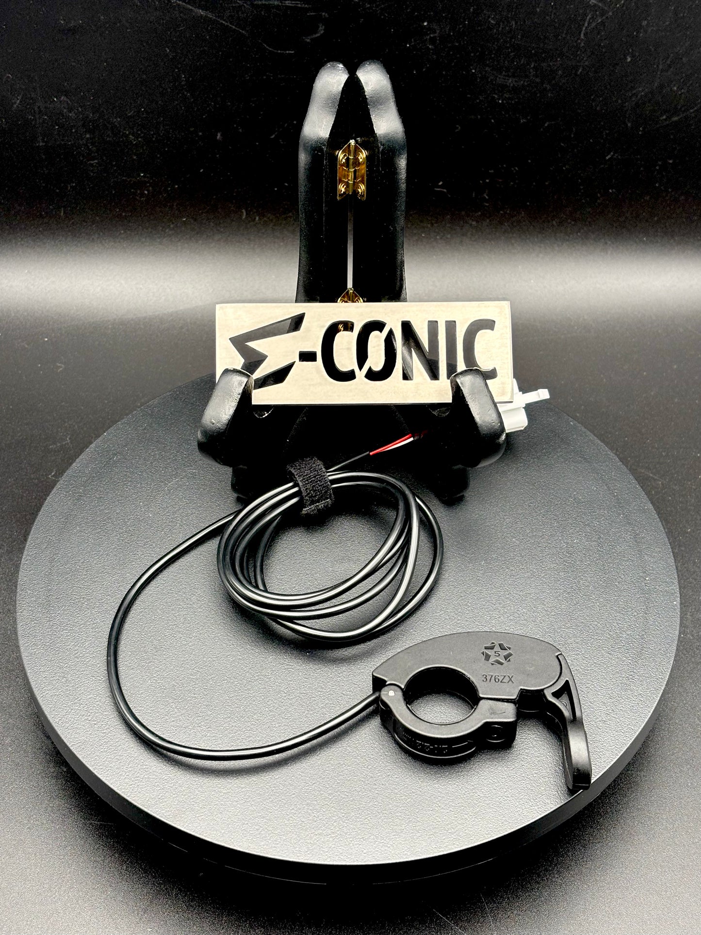 Elementos esenciales del controlador: Acelerador de pulgar 376ZX precableado (FD)