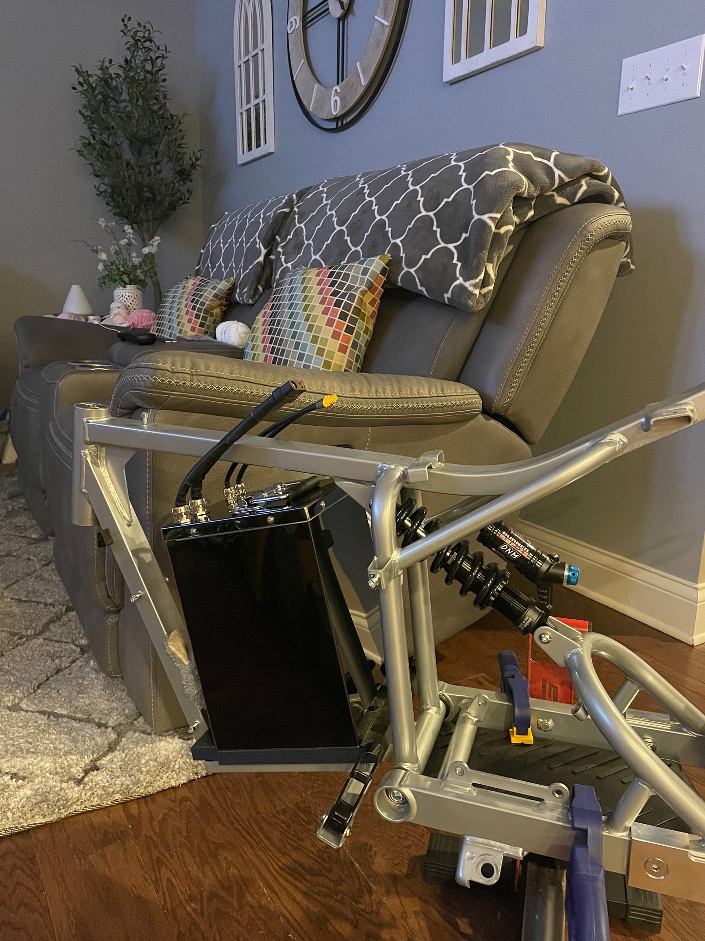 Batería Molicel de 96 V 25,2 Ah (200 A continua) en caja metálica