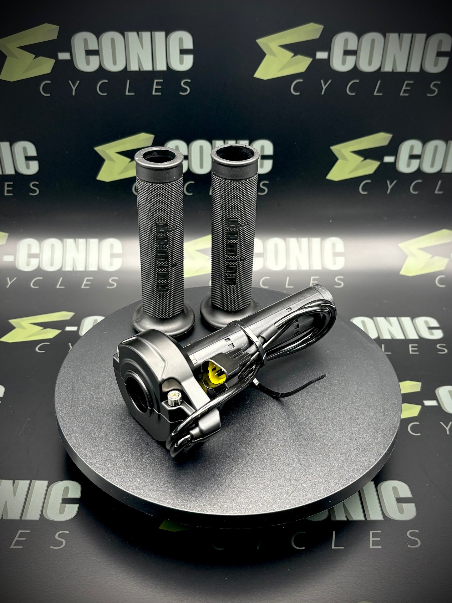 Stock Valtinsu EM-5 / Yozma IN10 Throttle w Grips